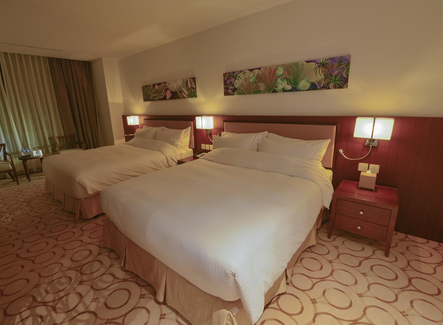 DELUXE ROOM